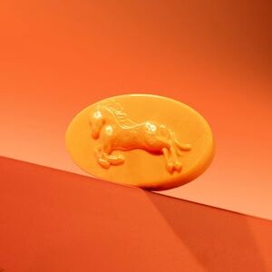 Lush Massage bar Horse power energy bar Orange